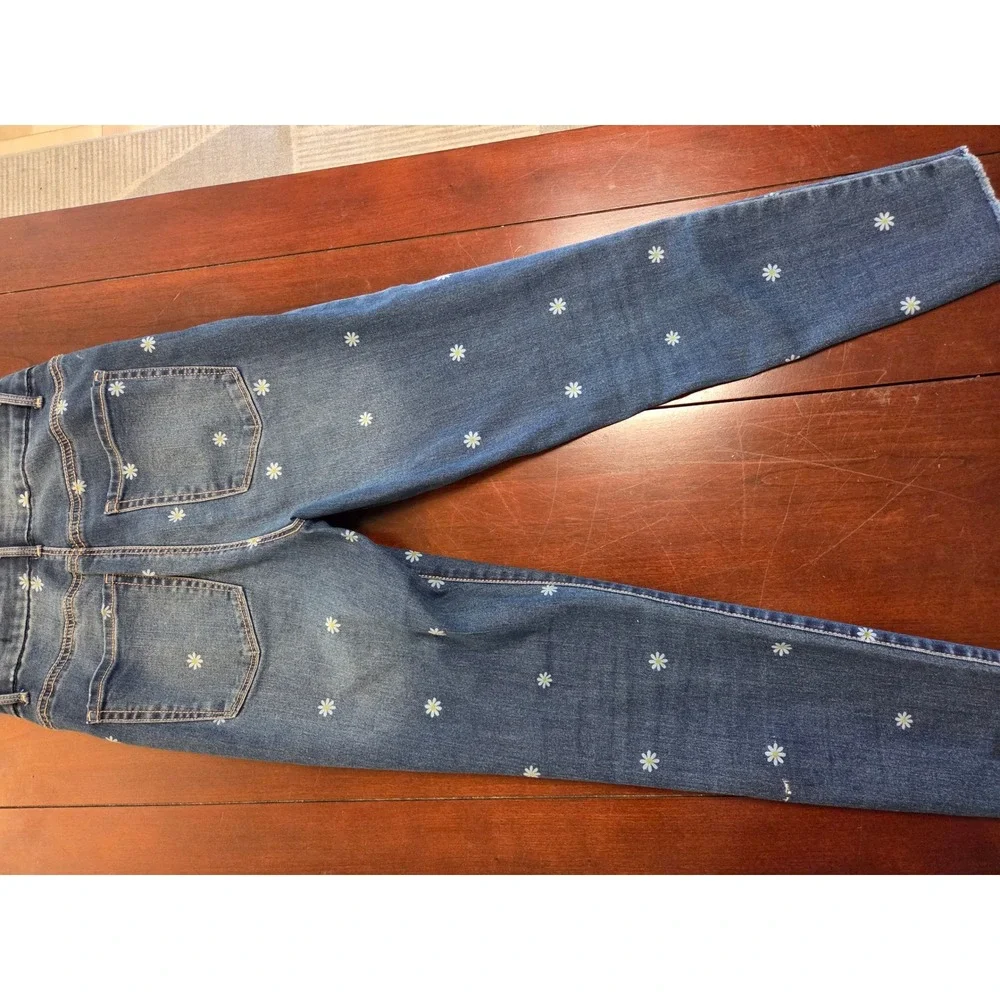 No Boundaries Womens Daisy Floral Print Skinny Jeans Medium Wash Raw Hem Size 9
